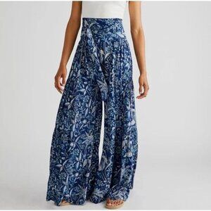 Free People FP One Boho Pants Size Medium Floral Wide Leg Tie Front Blue Hippie